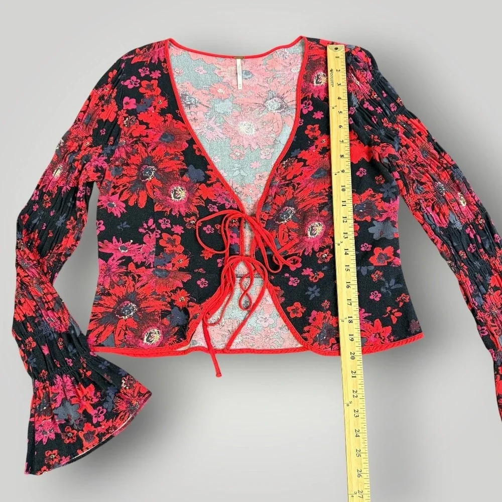 Free People Red Black Floral Tie Front Cropped Blouse Bell Sleeve Sz‎ M
